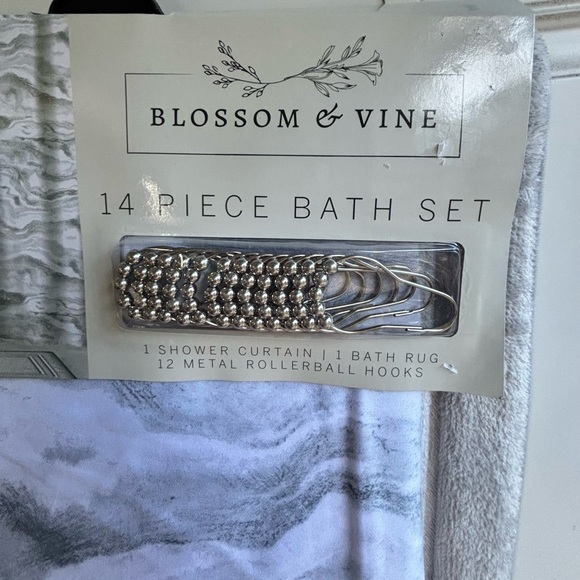 NWT 14 piece Bath set Grey
& White Colors
Blossom & Vine - Picture 3 of 5
